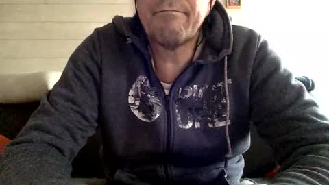 Snapshot of manpower2012 chatting on 10-27-25, 10:52 Manpo online show from 10-27-25, 10:52