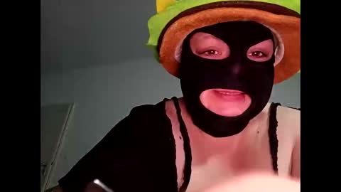 Snapshot of mantagirl chatting on 11-23-25, 08:30 mantagirl online show from 11-23-25, 08:30