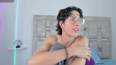 Manuel online show from 12-18-24, 07:41
