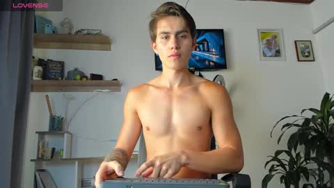 manucute 23  online show from 11-18-25, 03:16