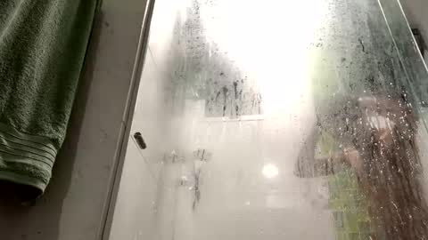 Snapshot of manuel444rl chatting on 11-19-25, 02:11 Manuel RL online show from 11-19-25, 02:11