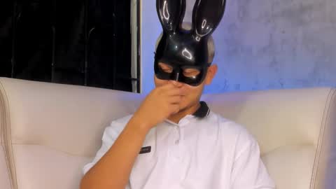 Manuel online show from 11-23-25, 04:23