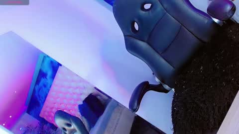 Manuela Kingsley online show from 02-16-25, 03:16