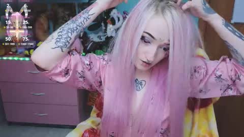 Manuela online show from 10-16-25, 07:48