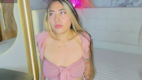 Manuela  online show from 12-21-25, 08:05