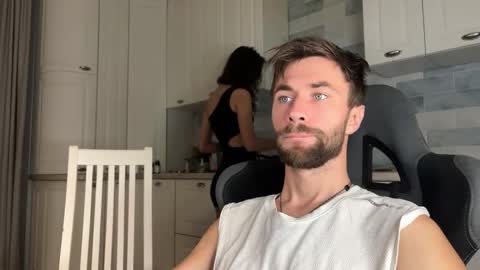 Snapshot of manussa69 chatting on 10-28-25, 02:48 Manussa and Edward online show from 10-28-25, 02:48