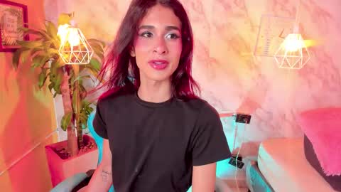 Snapshot of mara_friendboy chatting on 10-28-25, 04:49 Mara online show from 10-28-25, 04:49