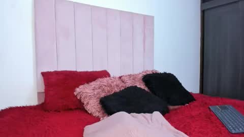 Snapshot of mara_sans chatting on 12-04-24, 01:25 Mara online show from 12-04-24, 01:25