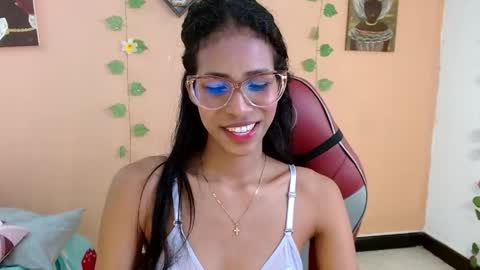 Snapshot of mara_summer chatting on 04-08-26, 01:22 Mara 3 online show from 04-08-26, 01:22