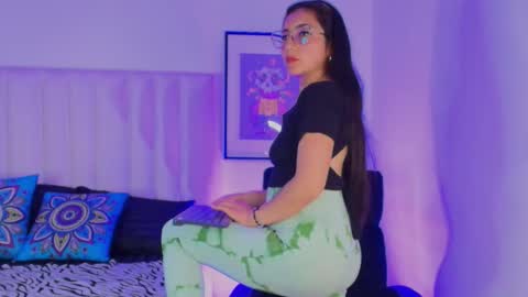 Mara online show from 12-19-25, 08:49