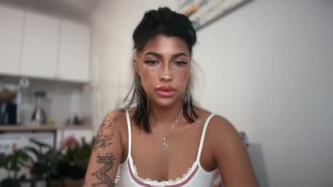 Snapshot of marakuia054 chatting on 10-23-25, 05:51 Marakuia online show from 10-23-25, 05:51