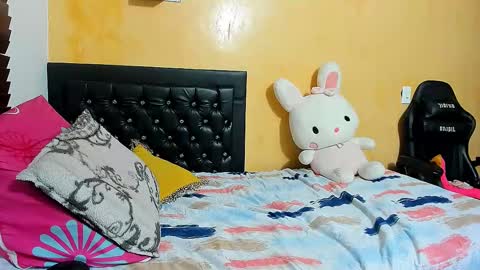 Snapshot of marce_hot20 chatting on 03-07-25, 12:04 marcela online show from 03-07-25, 12:04