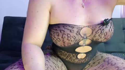 Snapshot of marcefitness chatting on 10-31-25, 02:18 your real gymrat online show from 10-31-25, 02:18