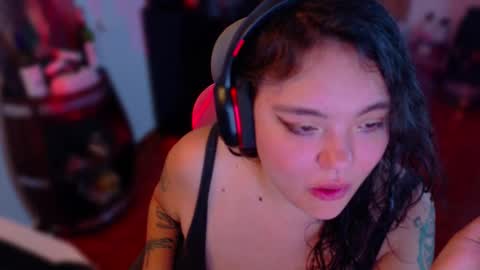 Snapshot of marcela2101s chatting on 10-21-25, 10:32 marcela2101s online show from 10-21-25, 10:32