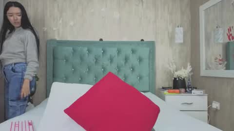 Snapshot of marcelaa_fox chatting on 11-04-25, 07:35 Marcela online show from 11-04-25, 07:35