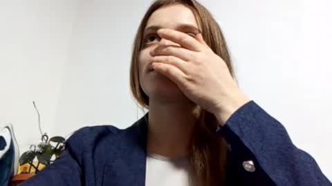 Snapshot of marcelabodi chatting on 12-17-25, 04:13 marcelabodi online show from 12-17-25, 04:13