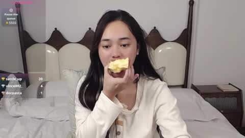 Lena online show from 12-17-25, 09:54