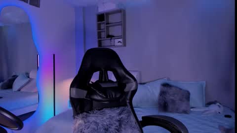 Marco Sullivan online show from 11-12-25, 01:22