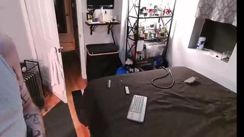 marctheslut online show from 11-16-25, 10:04