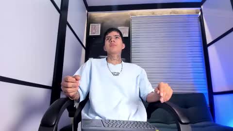 Snapshot of marcusevanss chatting on 09-18-25, 12:18 Marcus online show from 09-18-25, 12:18