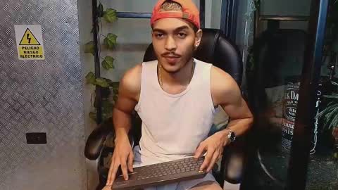 Snapshot of marcusrain_ chatting on 02-25-26, 03:49 Marcus online show from 02-25-26, 03:49