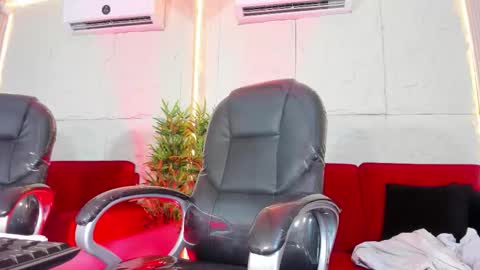 Marelyn online show from 02-17-26, 05:08