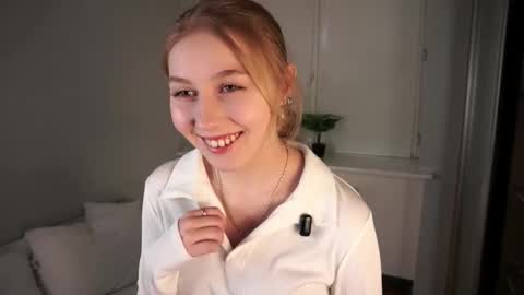 Felicia 3 online show from 11-25-25, 09:09