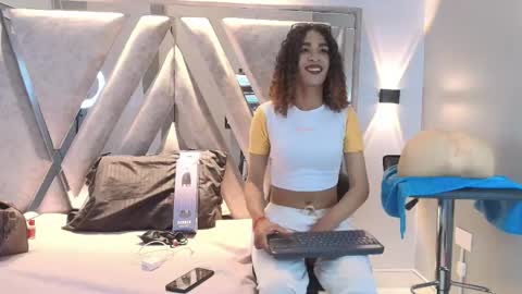 marfilastrom online show from 10-17-25, 08:00