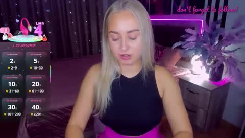 Snapshot of margosugar chatting on 11-23-25, 10:59 MargoSugar online show from 11-23-25, 10:59