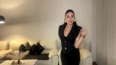 Margot online show from 10-19-25, 01:06