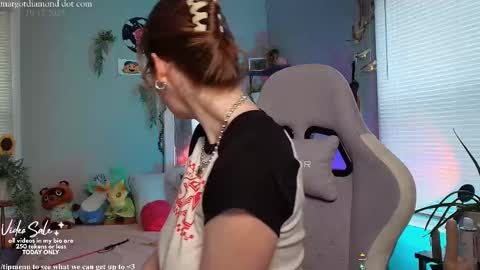   online show from 10-17-25, 03:03