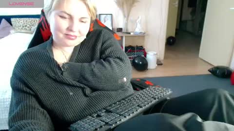 Mari online show from 02-16-26, 07:04