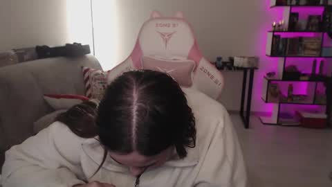 mari moore online show from 12-14-25, 05:40