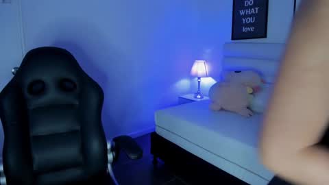 mari_salgado online show from 12-18-24, 11:34
