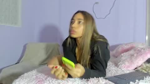 Snapshot of mari_sweeet chatting on 01-07-25, 06:05 Meli-Mari online show from 01-07-25, 06:05