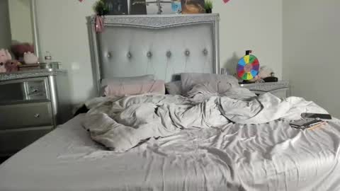 Snapshot of mariahpinkkitty chatting on 02-12-25, 01:30 Pinkkitty online show from 02-12-25, 01:30