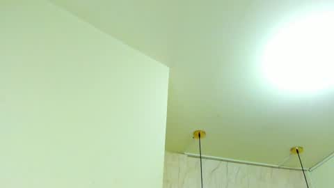 Snapshot of mariam__cute chatting on 12-28-24, 01:29 online show from 12-28-24, 01:29