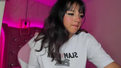 Snapshot of mariam__cute chatting on 01-08-25, 06:41 online show from 01-08-25, 06:41