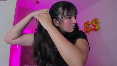 Snapshot of mariam__cute chatting on 03-12-25, 12:57 online show from 03-12-25, 12:57