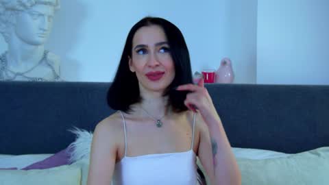 MariaMenson online show from 01-31-25, 09:37
