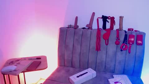 Marian online show from 11-22-25, 03:05