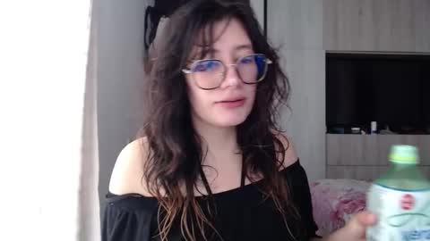 Snapshot of mariana124_ chatting on 10-01-25, 06:58 Mariana online show from 10-01-25, 06:58
