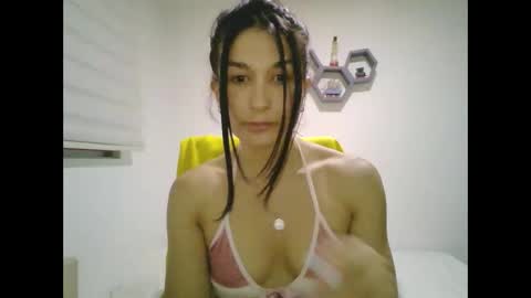 Snapshot of mariana96_ chatting on 02-14-26, 12:51 Mariana online show from 02-14-26, 12:51