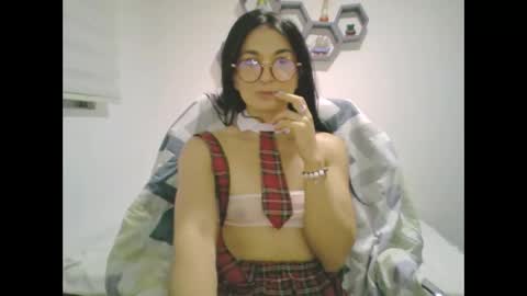 Snapshot of mariana96_ chatting on 02-15-26, 01:35 Mariana online show from 02-15-26, 01:35