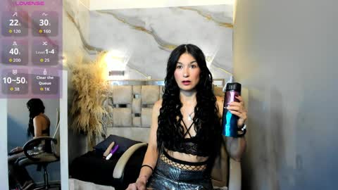 Snapshot of mariana96_ chatting on 03-31-26, 11:54 Mariana online show from 03-31-26, 11:54