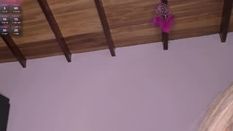 Mariana Roe online show from 12-12-24, 01:53