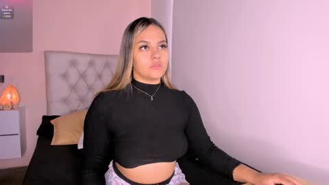 Mariana Roe online show from 12-29-24, 03:57