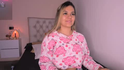 Mariana Roe online show from 02-22-25, 05:23