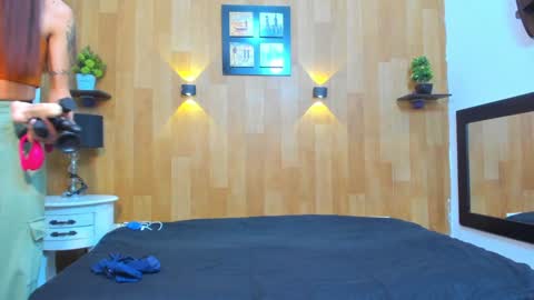 Mariana Angel online show from 12-30-24, 02:19