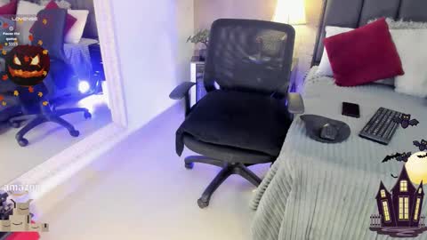 Mar y online show from 10-17-25, 03:03